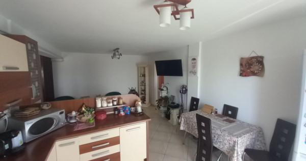 Apartament 3 camere, 67 mp, etaj 3/5, zona Sud