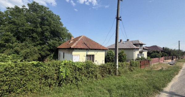 Casă bătr&acirc;nească + teren 1.032 mp, Purcăreni, Argeș