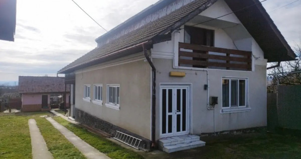 Două case cu curte comună!