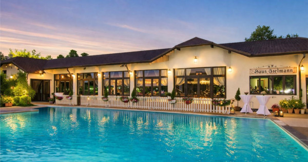 Hotel 3* Pensiune 4*, piscina, teren tenis, 6.200mp parc p