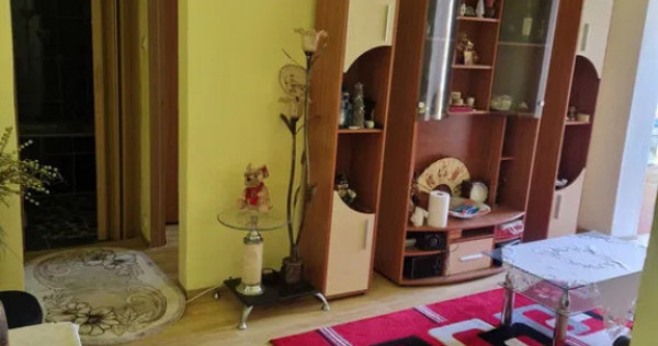 Apartament 2 camere, semidecomandat, 45 mp, Bailesti, Centru