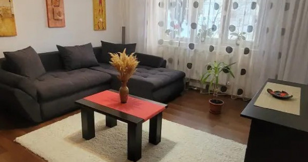 Inchiriez apartament 2 camere zona Piata Mica parter!