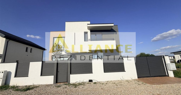 Casă individuală 4 camere 3 băi 145 mp utili !