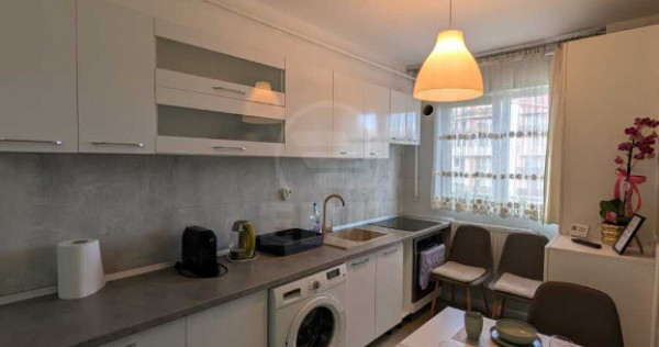 Inchiriere Apartament 3 camere semidecomandat, 60 mp,Eroilor