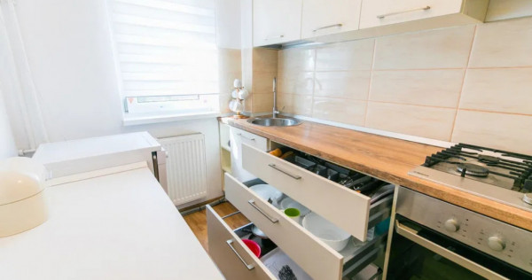 Apartament 3 camere, 53 mp, zona Craiovita Noua