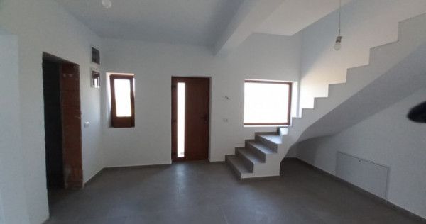 Duplex cu 4 camere, teren individual de 259 mp si terasa de