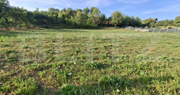 Teren intravilan de v&acirc;nzare, 1020 mp, front 15 m, zona Poie