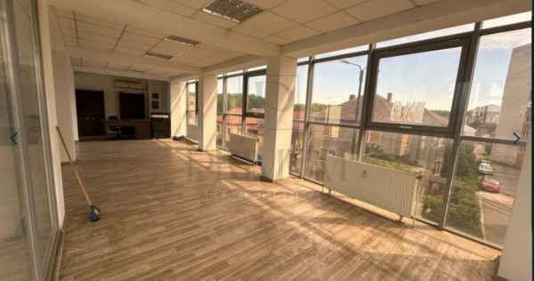 Spatiu Birouri luminos open-space - Simion Barnutiu