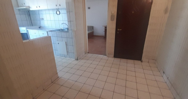 Republicii, zona buna, 2 camere, etaj 3