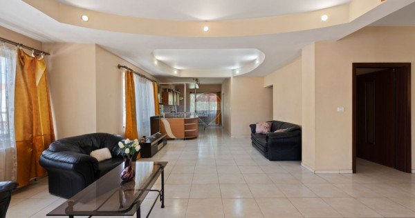 Apartament de inchiriat, 3 camere in zona Intim loc de pa...
