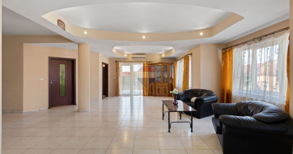 Apartament de inchiriat, 3 camere in zona Intim loc de parcare inclus