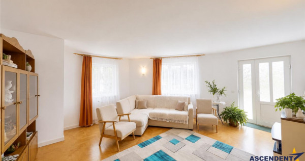 Casa cu 6 camere, 600 mp teren, pomi fructiferi, toate utili