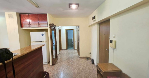 Apartament 3 camere , CENTRAL - ,INDEPENDENTEI UMF