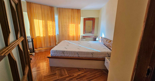 Apartament 3 camere CENTRAL - INDEPENDENTEI UMF