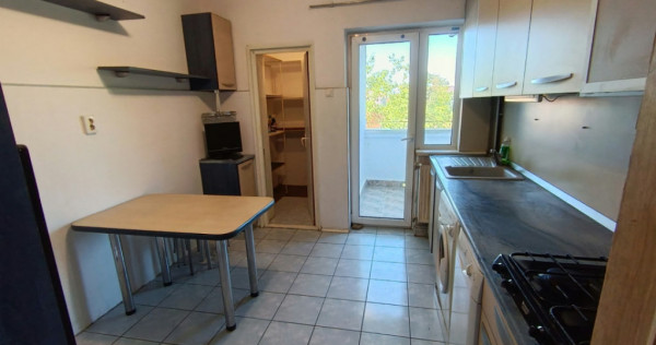 Apartament cu 3 camere, 2 băi și garaj ,cartier Sasar