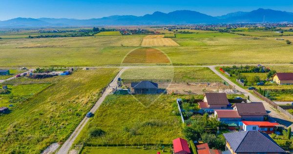 Teren intravilan 1.000 mp de v&acirc;nzare &icirc;n Hărman &ndash; COM...