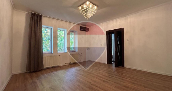 Vanzare Apartament 2 Camere Dec. &icirc;n Vilă Ideal Rezident...