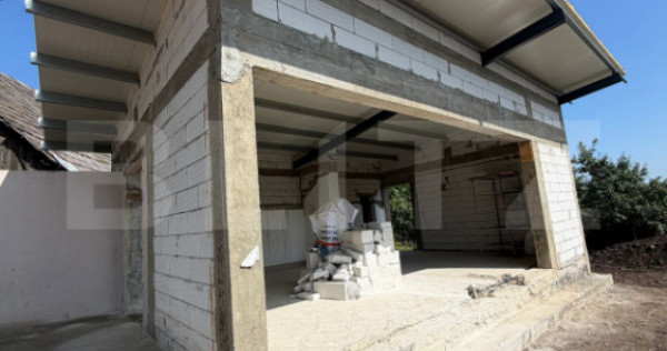 Spatiu comercial de inchiriat, 65 mp, vitrina si terasa, zon
