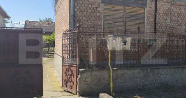Casa de vanzare, 98 mp, zona Razboieni Cetate