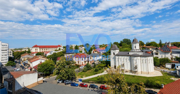Apartament 3 camere, boxa, Centru, Bld Independentei Iasi