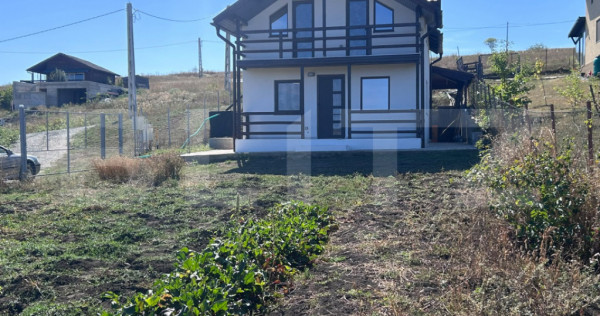 Casă de v&acirc;nzare, 67 mp, teren 573 mp, zona C&acirc;mpenești