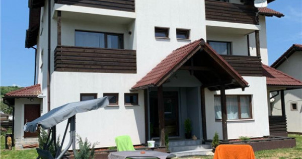 Apartament de 3 camere la vila , zona Bran