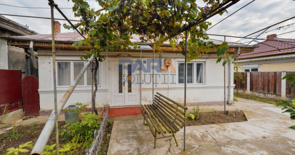 Casă &icirc;n Roman, din cărămidă