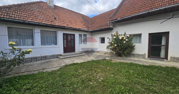 Casă individuală | 4 camere | Teren 4840 mp | Sohodol | Bran