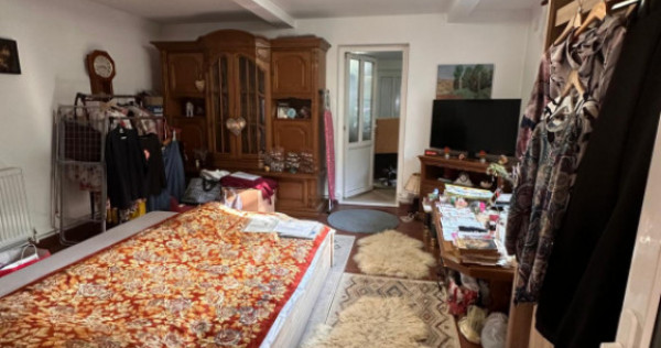 Casa de vanzare, 62 mp, teren 321 mp, zona Ultracentrala