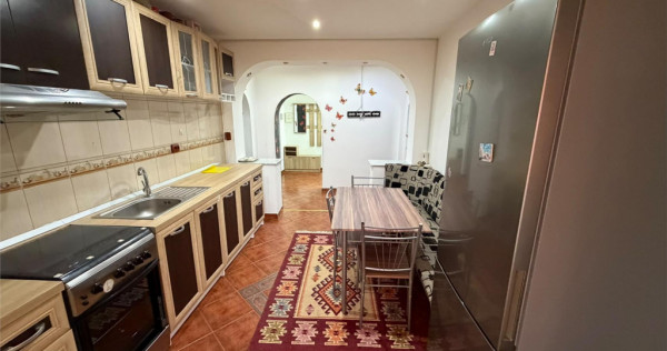 Apartament 2 camere, 61mp, central, etaj 10 cu acoperis