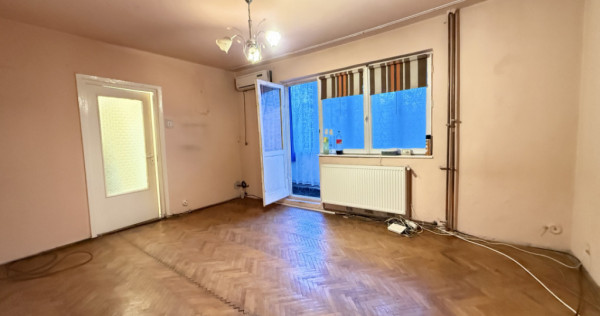 Apartament cu 2 camere de vanzare la etajul 1, zona Cetatii