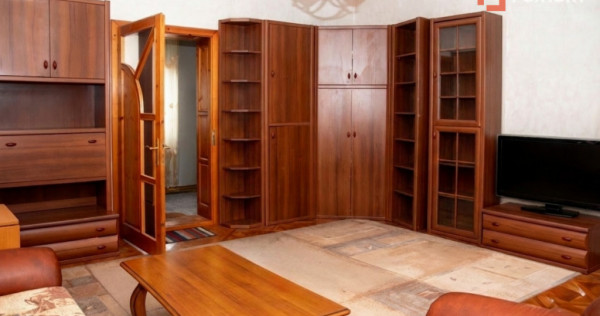 Casa individuala cu 4 camere, garaj si teren de 694 mp, zona