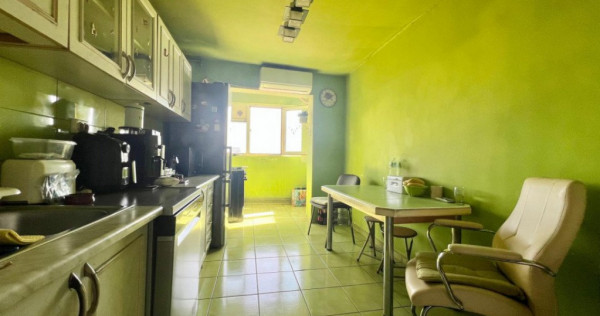 Apartament 4 camere de vanzare, zona Olimpia Stadion