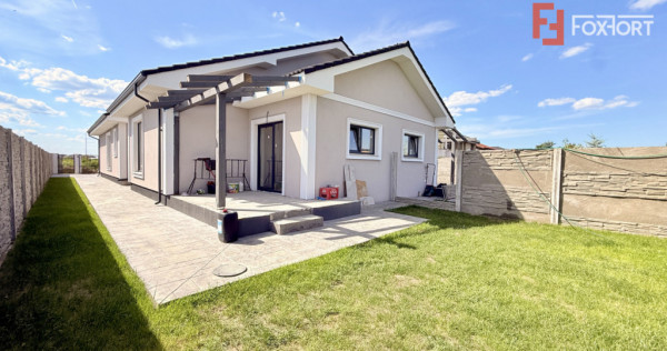 Duplex de vanzare, 3 camere + 2 bai - 96 mp - Mosnita Noua