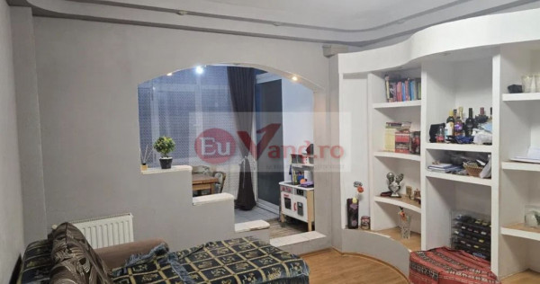 De vanzare apartament cu 2 camere, Micro 14, etaj 3, 69.000 euro