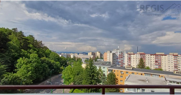 Apartament 3 camere cu parcare Judetean