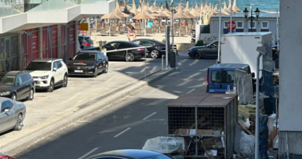 Apartament 3 camere situat in zona Mamaia Nord, la 2 pasi de