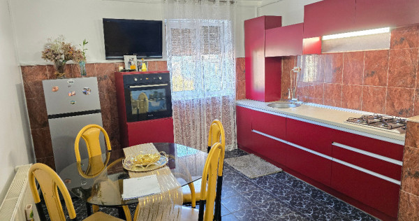 Vand apartament 2 camere dec, Deva, Balcescu, intersectie cu 22 Dec.