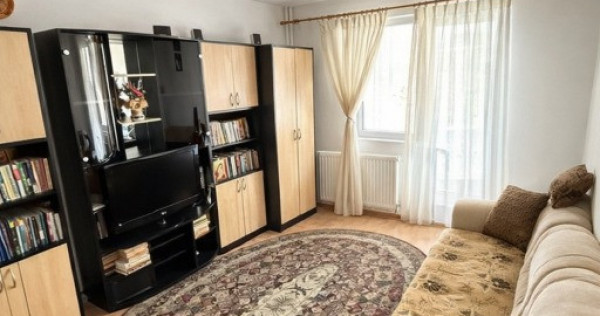 Apartament 3 camere, decomandat, etaj 1/4, zona Calea Bucuresti!
