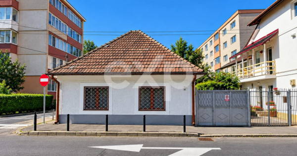 Casa Individuala, 300mp curte, Dublu front, in oras Parcare