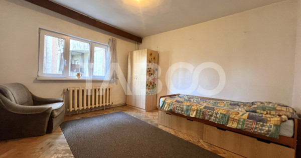 Apartament cu 3 camere de vanzare decomandat in Manastur Pla
