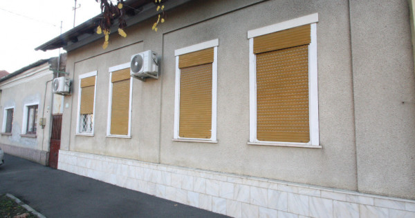 Proprietar vand 2 case alaturate, ideal pentru 2 FAMILII Timisoara