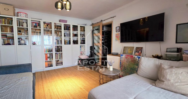 Apartament de vanzare cu 3 camere, mobilat si utilat, zona Bucovina