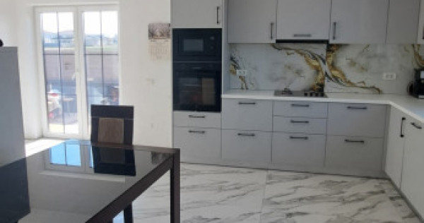 CASA INDIVIDUALA | 220 MP UTILI | 4 CAMERE 2 BAI | MOSNITA-