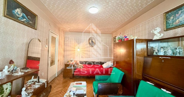 Apartament 2 camere de vanzare, boxa, zona Circumvalatiunii, Timisoara
