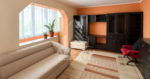Apartament de vanzare cu 3 camere, Etaj 1, zona Girocului
