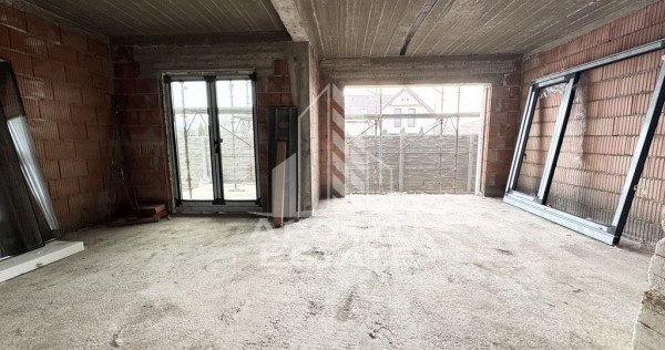 Duplex cu 4 camere, bucatarie separata, toate utilitatile, la asfalt.