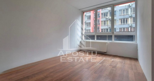 Spatiu de birou, 50 mp utili, zona Uta