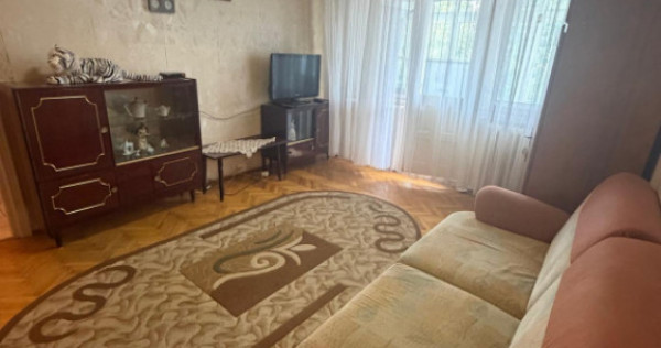 Apartament cu 3 camere, 54 mp, semidecomandat, et 2, zona Cr