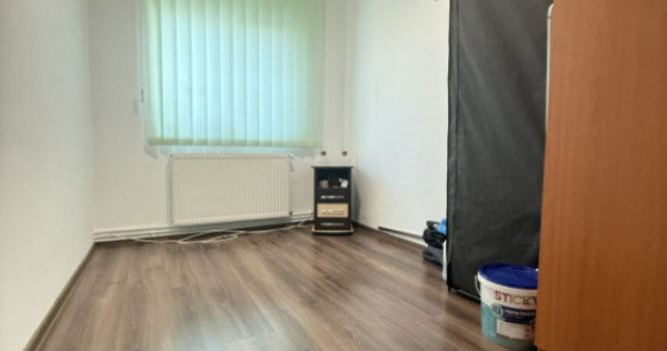 COMISION 0% Apartament 3 camere, decomandat, mobilat - Lipov